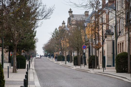 Walking in Epernay, capital of Champagne wine making region, street view, houses, parks, winter in France