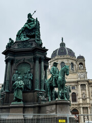 Fototapeta premium Maria Theresa Monument in Vienna with Kunsthistorisches Museum Background