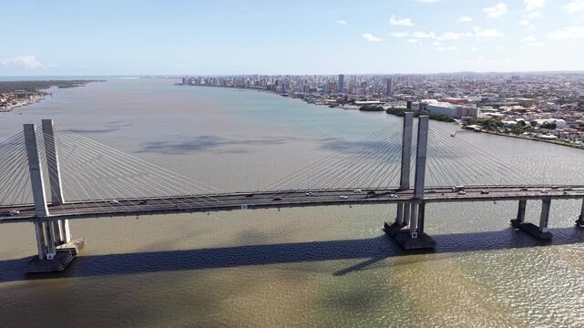 City of Aracaju, showing buildings and the bridge that gives access to the municipality of Barra dos Coqueiros

