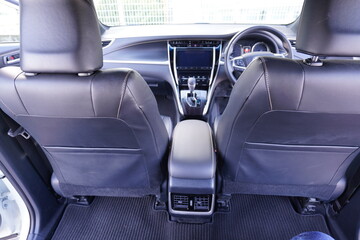 SUV,運転席,後部座席視点,ハンドル,カーナビ, 車内, 室内