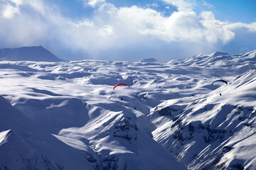 Speed flying in winter mountains