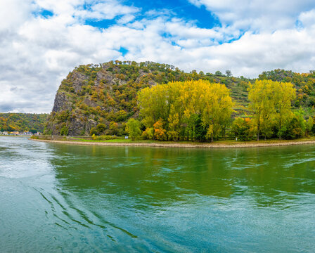At a dangerous bend of of the Rhine river, the legendary Lorelei (Loreley) rock, Sankt Goarshausen, Rhineland-Palatinate, Germany