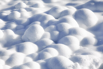 Obraz premium Smooth snowdrifts forming soft natural shapes creating clean winter background texture
