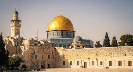 Fototapeta premium Magnificent golden dome, historic architecture, ancient city, clear sky