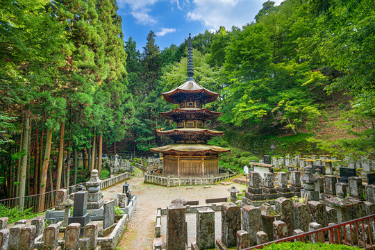 ueda, Japan at Anraku-ji octagonal pagoda. 2560