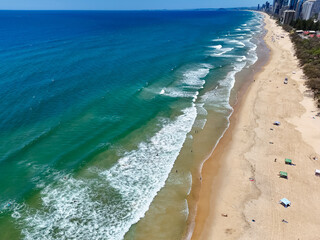 Obraz premium Aerial Drone View of Main Beach Coastline on the Gold Coast, Queensland, Australia