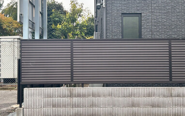 戸建て住宅の目隠しフェンス