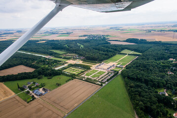 vue a&eacute;rienne du ch&acirc;teau de Champ-de-Bataille dans l'Eure en France