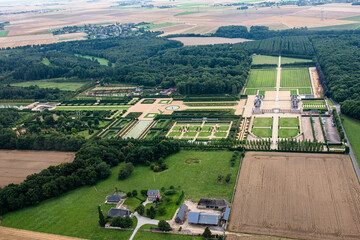 vue a&eacute;rienne du ch&acirc;teau de Champ-de-Bataille dans l'Eure en France