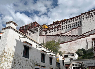 The Potala Palace in Lhasa,Tibet, Cina. It was formerly the winter palace of Dalai Lamas