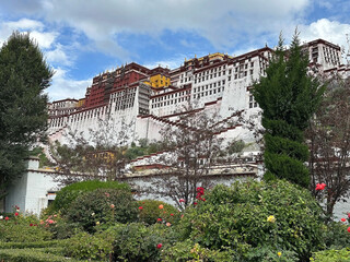 The Potala Palace in Lhasa,Tibet, Cina. It was formerly the winter palace of Dalai Lamas