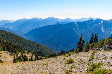 Fototapeta premium Vibrant Morning View of Grand Ridge Mountains