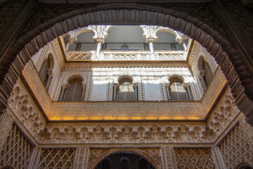 Obraz premium Dolls courtyard in Peter's palace of Seville Alcazar, Spain