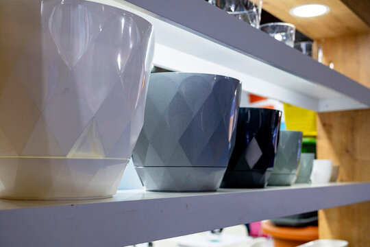 Yakamoz Prism Drainage Tray Plastic Flower Pot. 