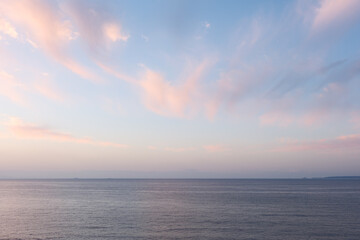 伊豆町稲取から見る穏やかな朝の海