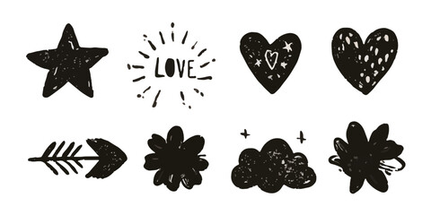 Zestaw ręcznie rysowanych czarnych symboli: gwiazda, serca, strzała, chmura i napis LOVE na przezroczystym tle.