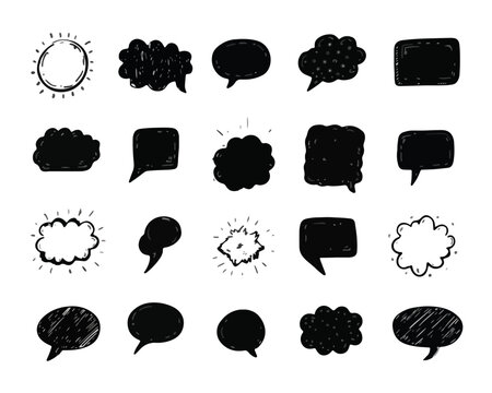 Conjunto de bocadillos de di&aacute;logo dibujados a mano en blanco y negro con textura de garabato y fondo transparente.
