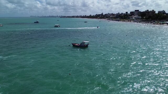 VER&Atilde;O EM CABEDELO EM AREIA VERMELHA 2026, MAR LINDA E BEM AZUL COM JET SKIR, BARCOS, LOTADO DE BARCOS E O MAR MUITO AZUL LINDO DE SE VER (Summer in Cabedelo, Areia Vermelha 2026, beautiful and very b)