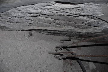 Wall preparation: Deep cleaning surfaces and ceilings with a broom before painting in home renovation project