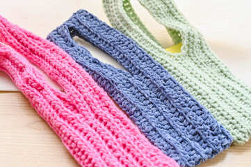 三色のスマホケース