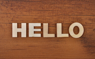 Begriff aus Holzbuchstaben auf altem dunklem Holz