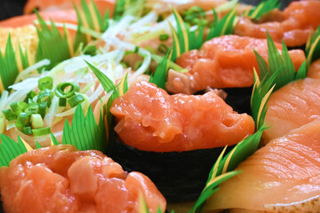 サーモンの寿司いろいろ