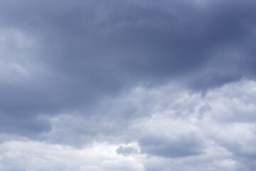Fototapeta premium Dark purple clouds in the sky. Cloudy background, autumn weather