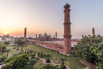 Obraz premium Badshahi Mosque in Lahore in the evening, Pakistan