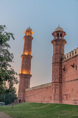 Fototapeta premium Evening view of Badshahi Mosque in Lahore, Pakistan