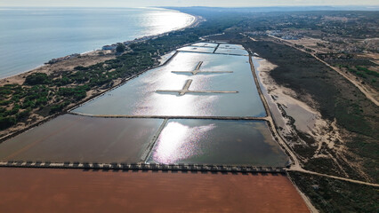 Salinas en el Mediterr&aacute;neo , producci&oacute;n de sal , vistas panor&aacute;micas a&eacute;reas o cenital