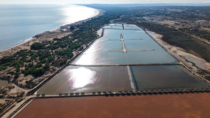 Salinas en el Mediterr&aacute;neo , producci&oacute;n de sal , vistas panor&aacute;micas a&eacute;reas o cenital