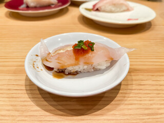 日本の寿司。新鮮なカワハギ握り寿司。