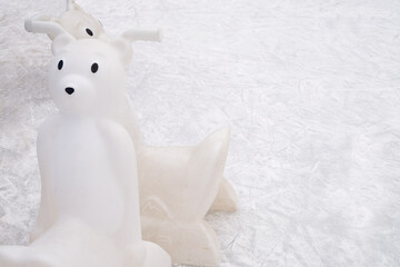 Ice skating learning aid, plastic polar bear