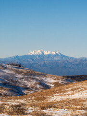 霧ヶ峰高原車山湿原散策道から朝の御嶽山
