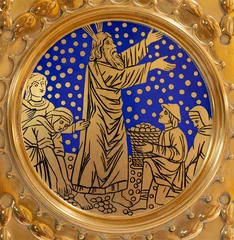 Wandcirkels plexiglas Jezus Christus VIENNA, AUSTIRA - JUNI 18, 2021: The  detail of Moses and gathering of mana on the tabernacle the Herz Jesu church from 19. cent.  © Renáta Sedmáková