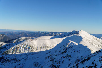 Widoki na Tatry Niżne z góry Jasna Chopok w Słowacja © rob