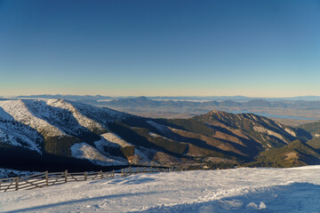 Widoki na Tatry Niżne z góry Jasna Chopok w Słowacja © rob