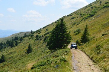 Fototapeta premium jeep ride in the mountains