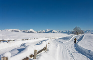 the snowy path on the plateau on a beautiful winter day