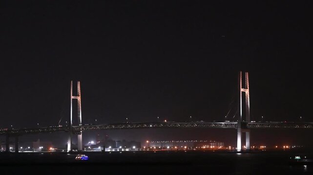 横浜ベイブリッジの夜景