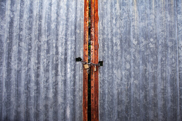 Closing the entrance with a padlock