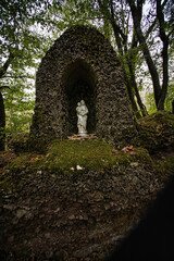 Marienheiligtum auf dem Kaltensteinpfad, einem Premiumwanderweg am Homberg bei Lebach, Saarland