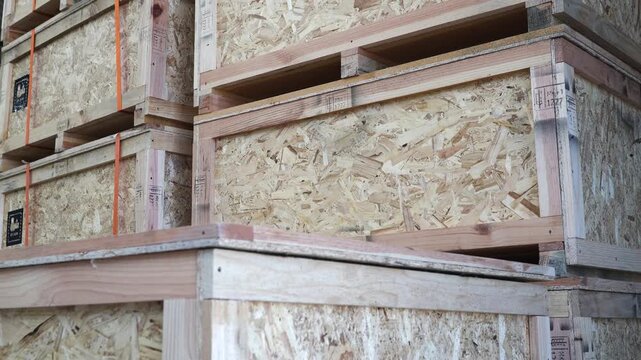 Fabrica de empaques de cart&oacute;n y tarimas de madera para log&iacute;stica industrial 