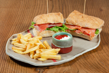Obraz premium Sandwich and fries on plate