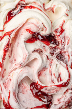 Mascarpone raspberry gelato texture top view