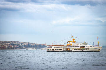 Obraz premium bosphorus cruise, istanbul, ships, view,k istanbul, turkiye, turkey, sights