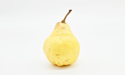 白背景のル・レクチェ（洋ナシ）単体