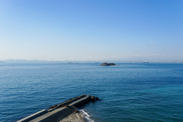 東京湾の海ほたる