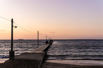 Obraz premium 日本千葉県の岡本桟橋からの夕日
