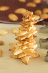 クリスマス、クッキー、ホームメイドクリスマススイーツ、手作り、クリスマスのお菓子、型抜き、冬休み、日本のクリスマス、ホームメイドクッキー、積み上げ